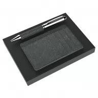 Toma fotográfica de set marsella promocional, ideal para personalización de marca.