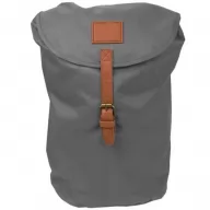 Toma fotográfica de backpack powell promocional, ideal para personalización de marca.
