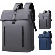 Imagen de backpacks promocionales estilo rolltop en color gris y azul con broche frontal de hebilla, cierres verticales y tirantes acolchados para personalización de marca.