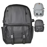 Toma fotográfica de backpack rocky promocional, ideal para personalización de marca.