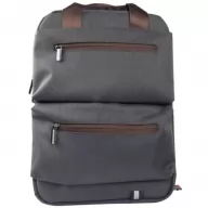 Toma fotográfica de backpack roger promocional, ideal para personalización de marca.