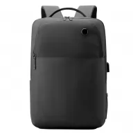 Toma visual de backpacks promocionales ejecutivas en color gris y negro con asa acolchada, bolsas laterales de red y compartimentos frontales para personalización de marcas.