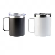 Toma fotográfica de taza maple promocional, ideal para personalización de marca.