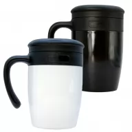 Toma fotográfica de taza malva promocional, ideal para personalización de marca.