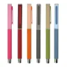 Colección de bolígrafos de colores con acabado mate y acentos metálicos, ideal para bolígrafos promocionales personalizados