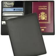Toma fotográfica de porta pasaporte nilo promocional, ideal para personalización de marca.