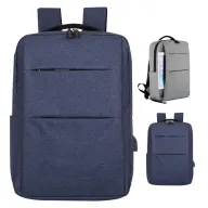Toma fotográfica de backpack duncan promocional, ideal para personalización de marca.