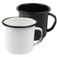 Toma fotográfica de taza olivo promocional, ideal para personalización de marca.